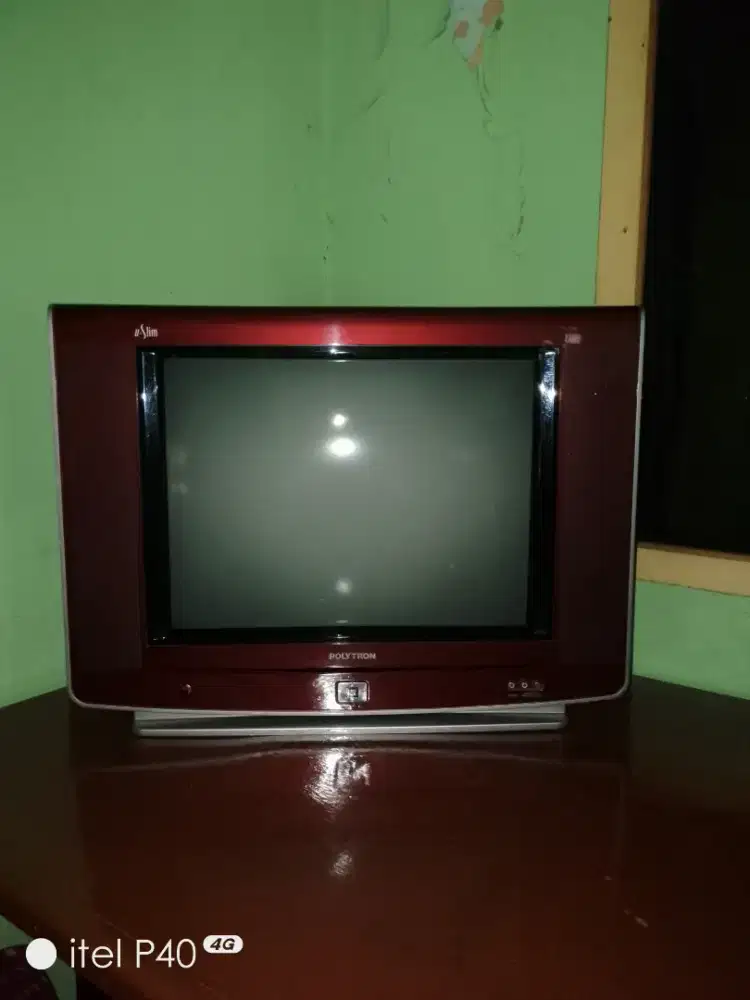 TV TABUNG POLYTRON SUPER BASS KONDISI 97% sehat dan mulus sekali
