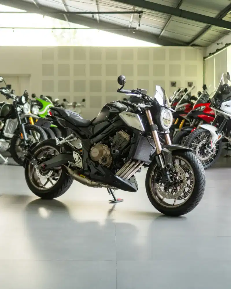 Honda CB650R Neo Black 2019