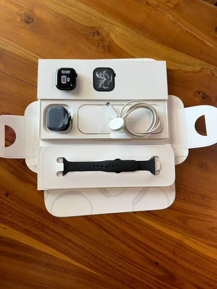 Apple Watch Series 11 JetBlack 42MM Second Resmi iBox Like New