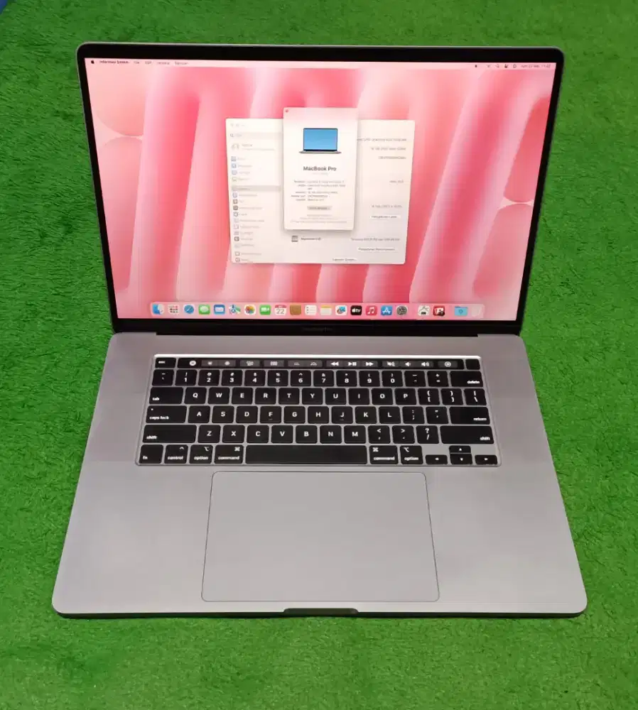 Macbook Pro 2019 16inch i7 16/512 Grey Touchbar Dual VGA Mulus Murah