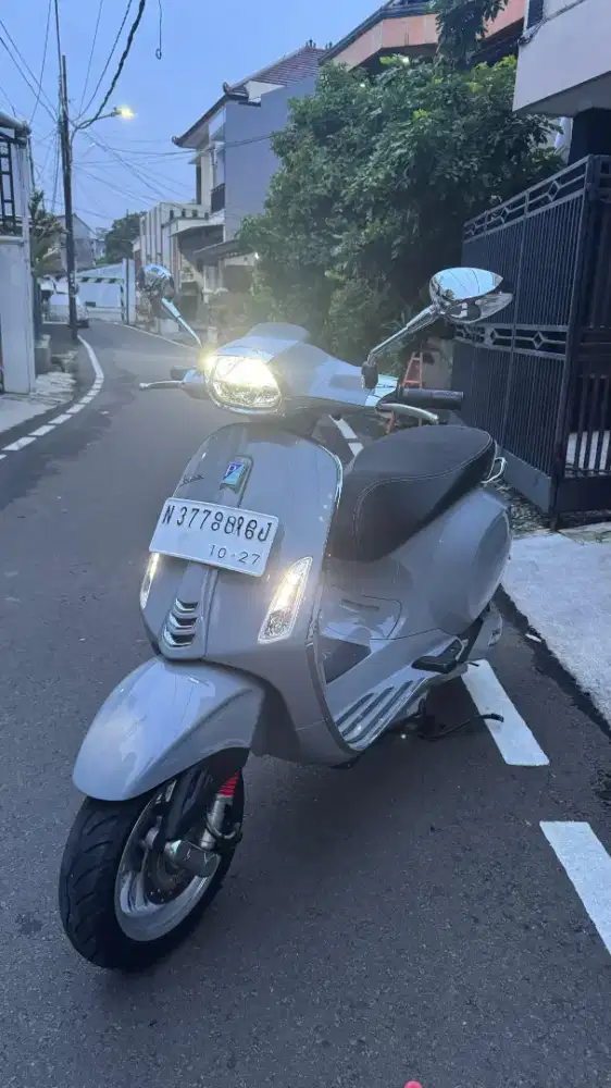 2022 Vespa Sprint 150cc VERY LOW KM