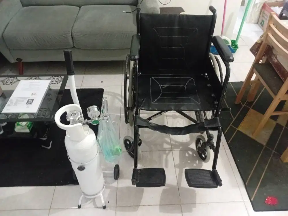 Dijual Kursi roda dan tabung oxygen