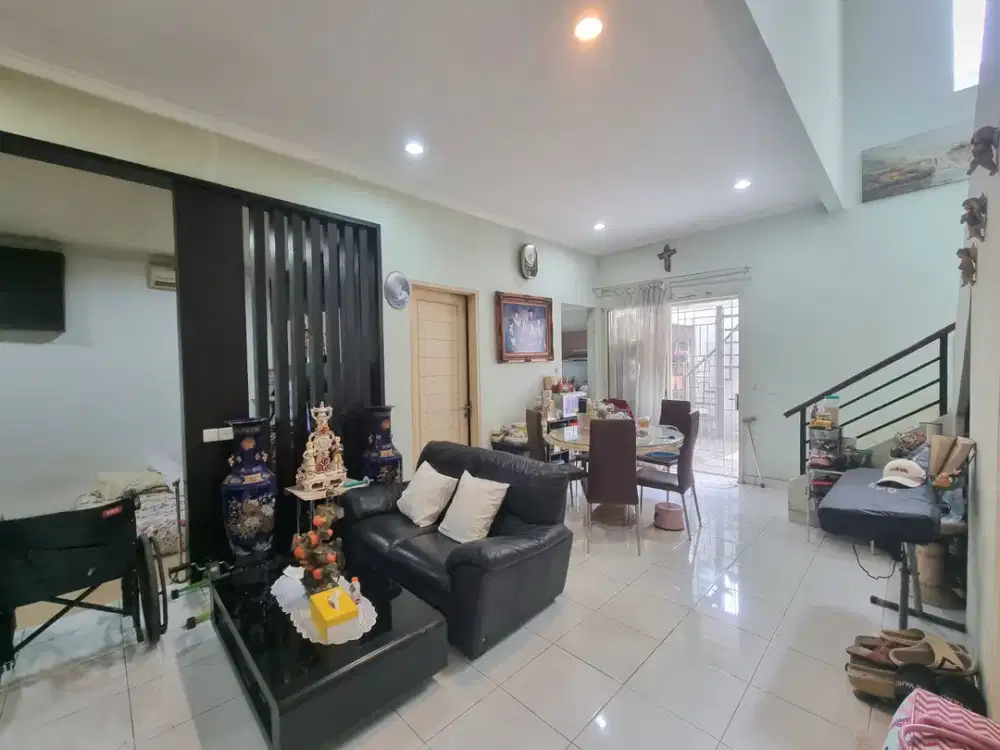 Topaz, Pondok Hijau Golf, Gading Serpong. RUMAH RAPI SIAP HUNI