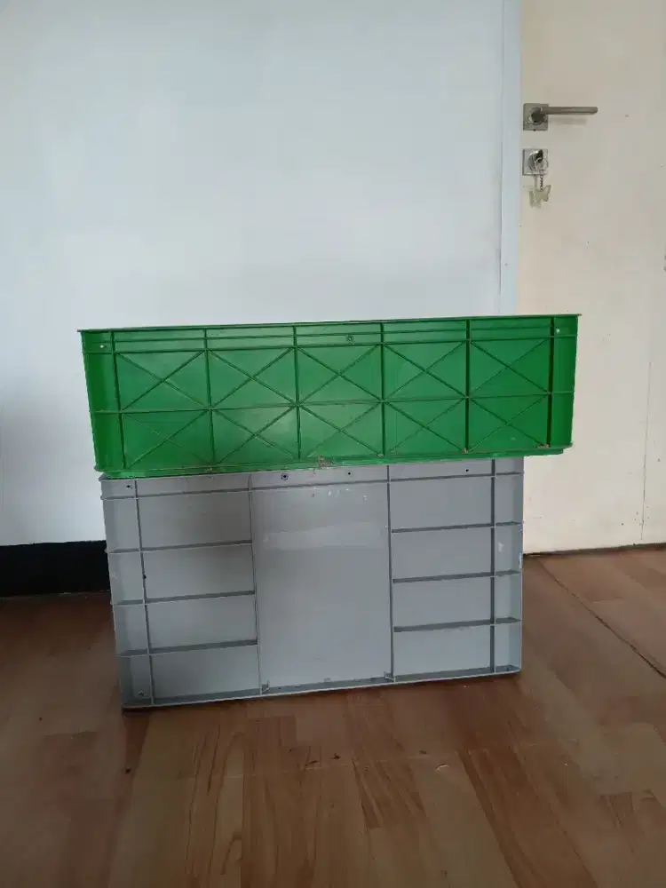 Box container hijau