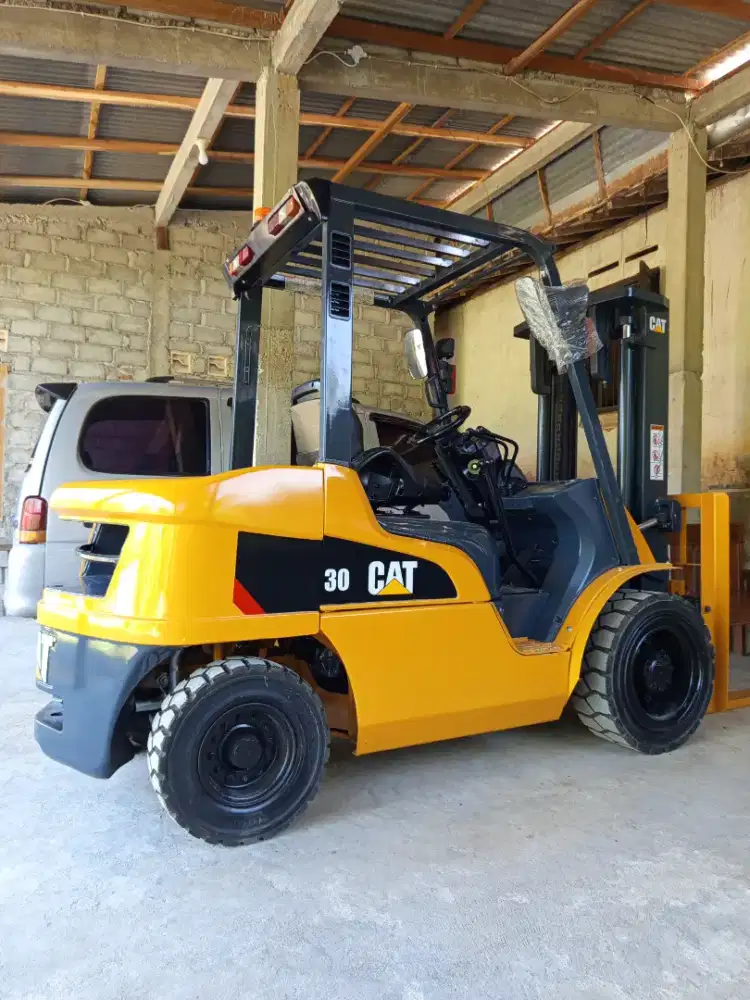 Forklift 3 Ton Caterpillar 2022