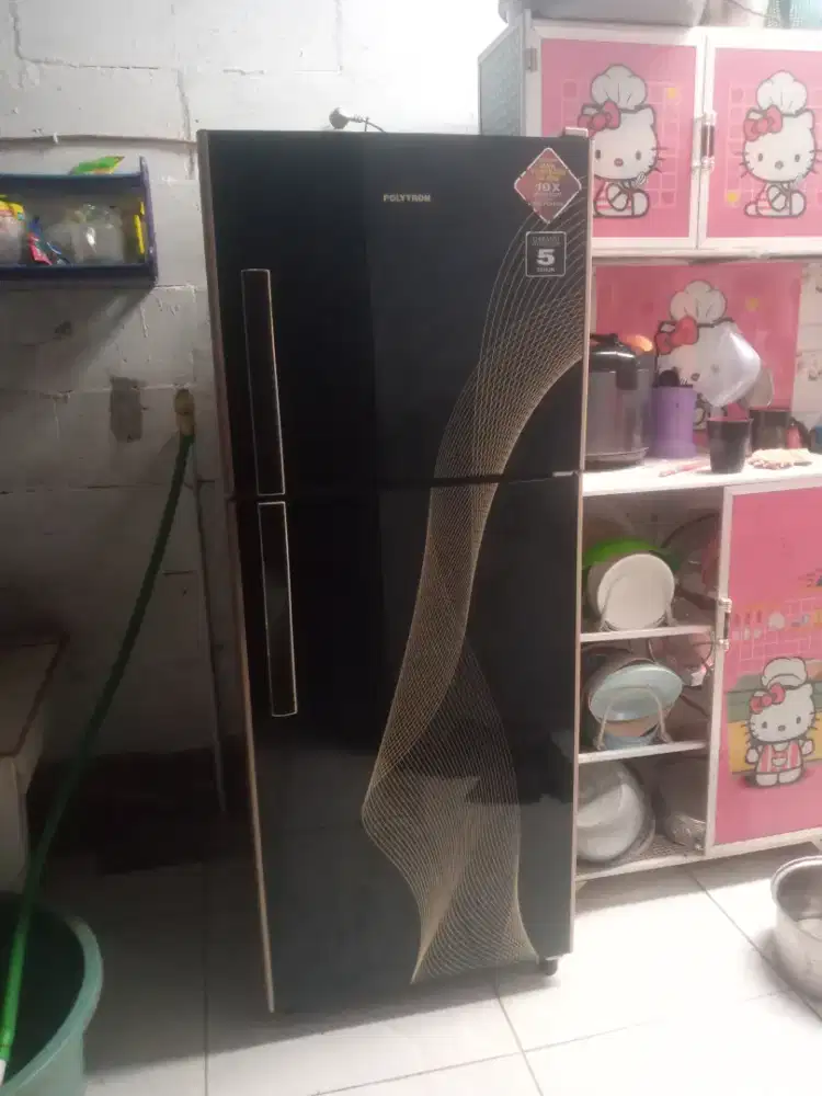 Polytron kulkas 2 pintu