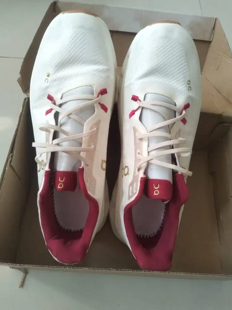 Sepatu Running Merek OC Size 44