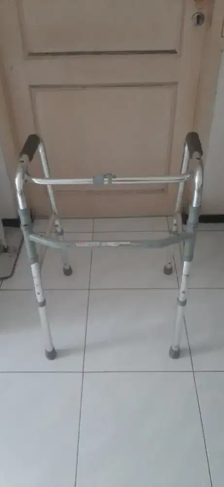Tongkat Walker / Jalan untuk Lansia / Perawatan.