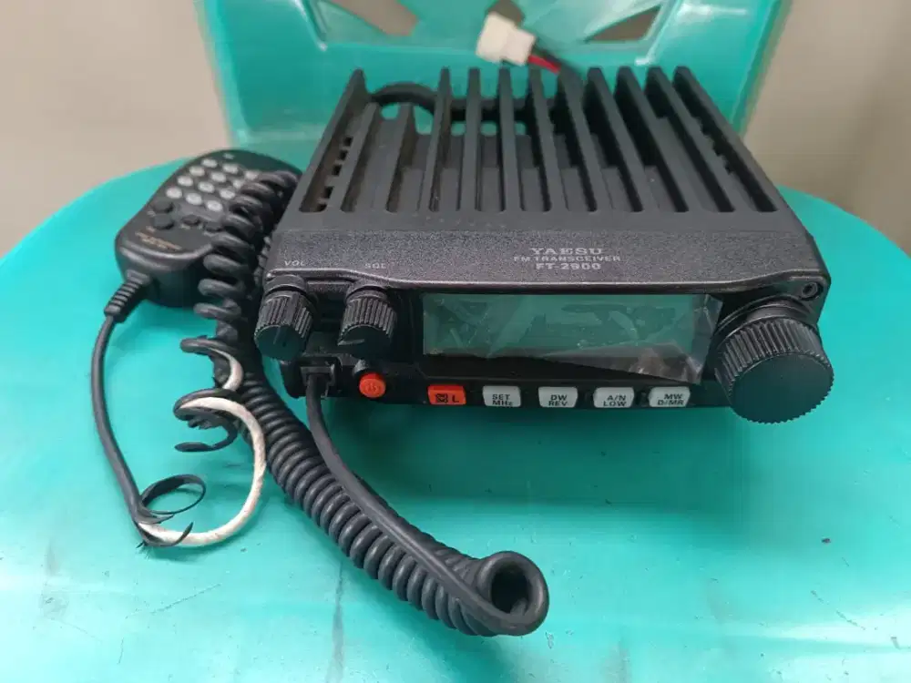 YAESU FT - 2900