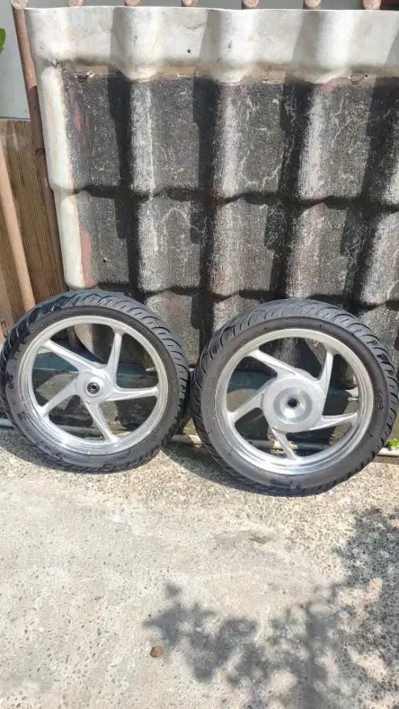 Velg original vario 125 kzr