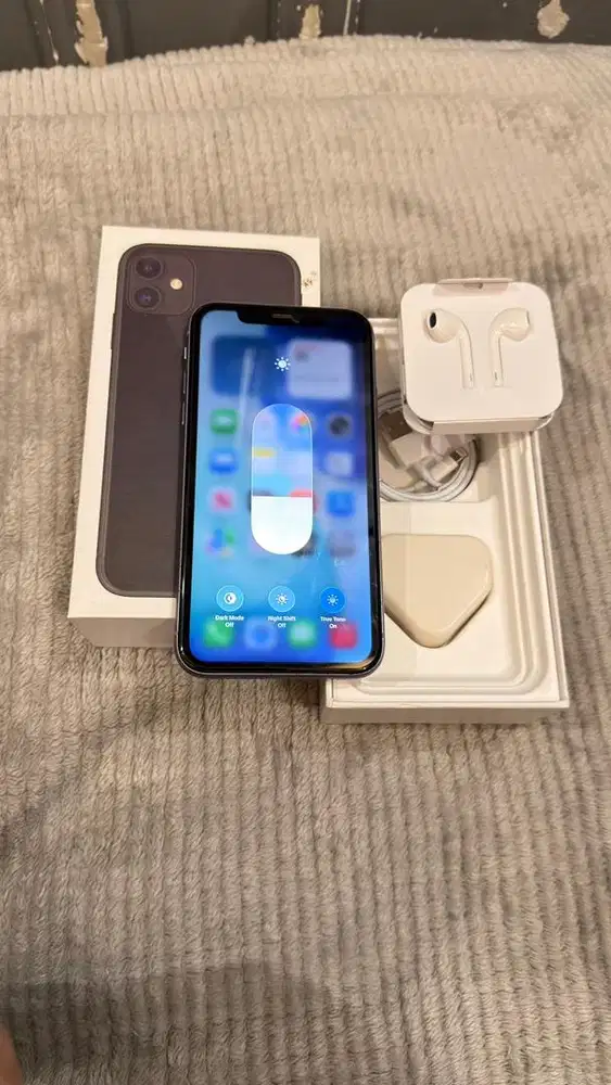 Iphone 11 Purple 64GB Lengkap Terdaftar