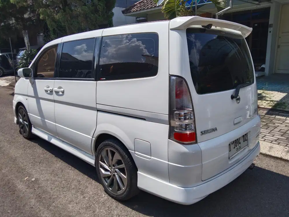 Nissan Serena 2012 Bensin
