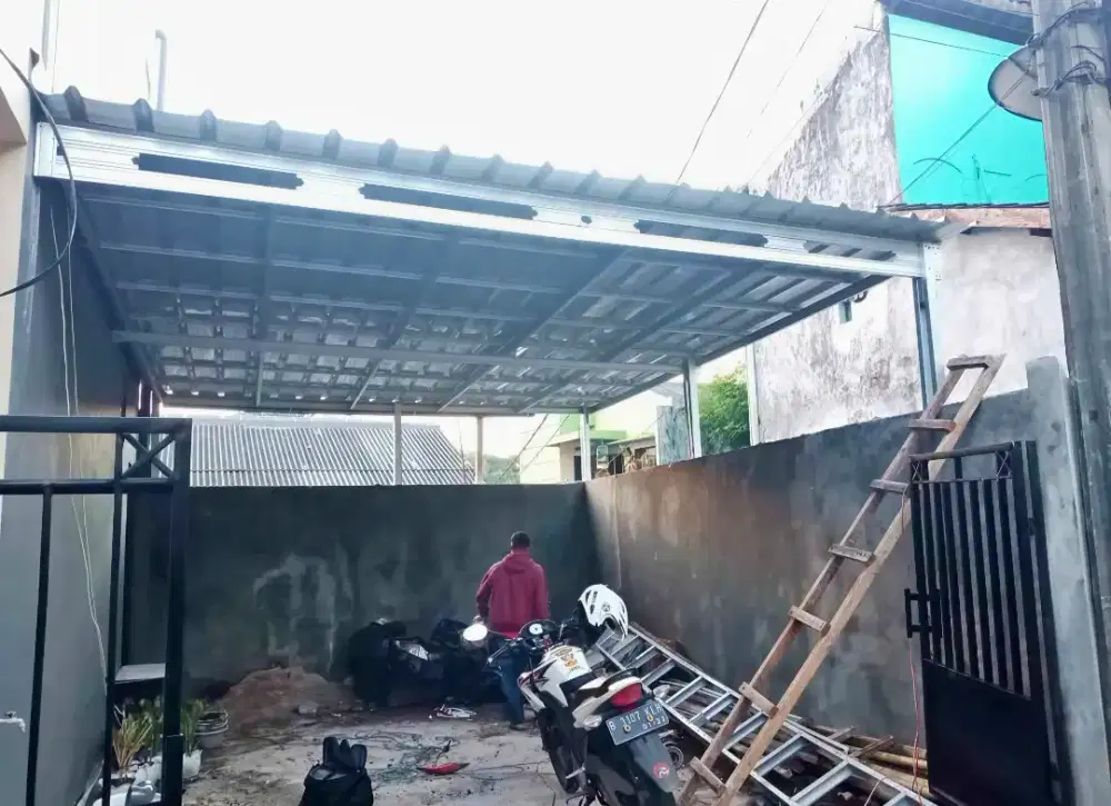 Kanopi baja ringan dan garasi