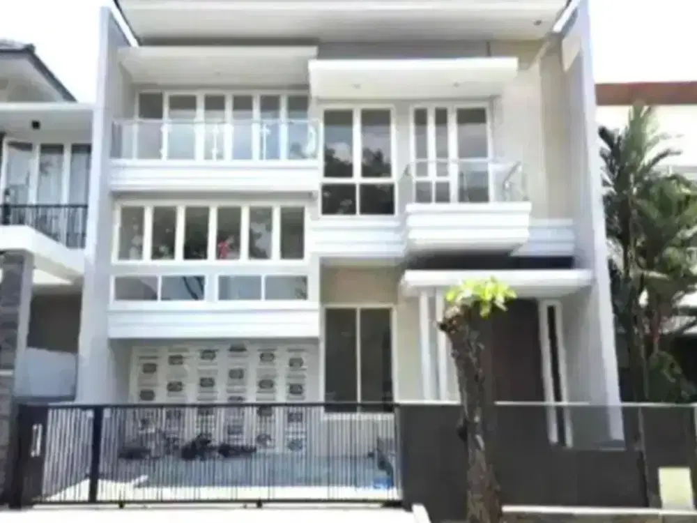 Rumah Split Level di San Antonio Pakuwon City Surabaya