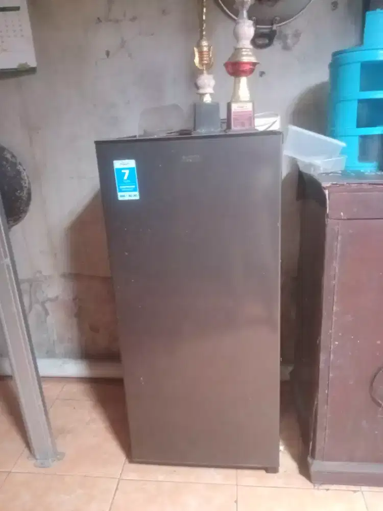 Kulkas aqua 1 pintu