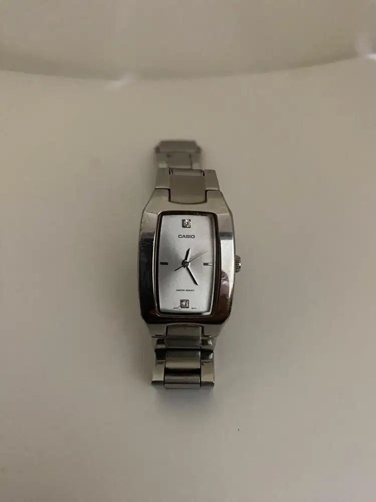 Jam tangan bekas