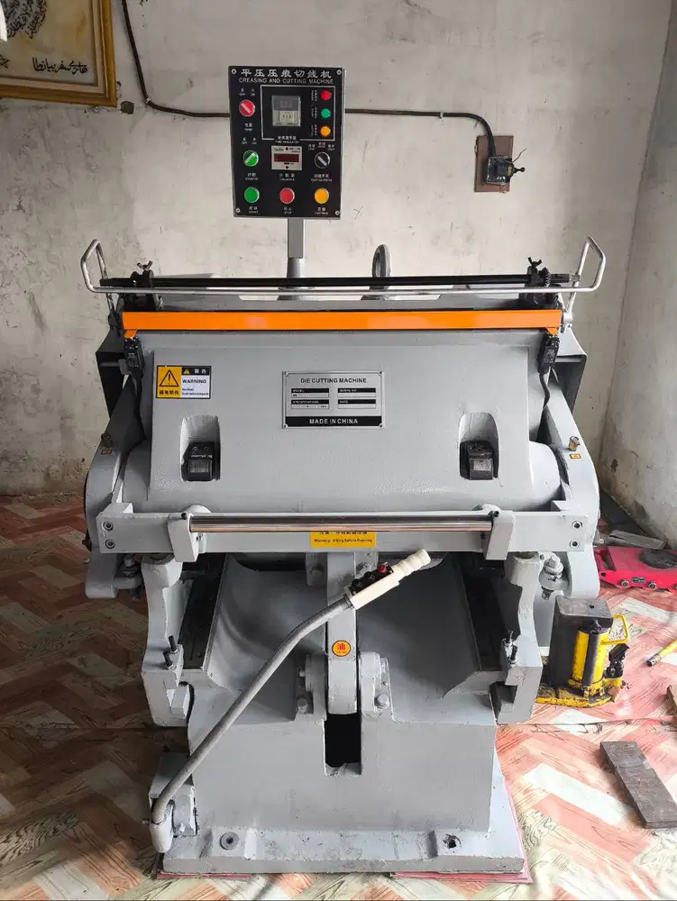 Terima jasa plong cetakan kertas, sticker setengah putus di surabaya