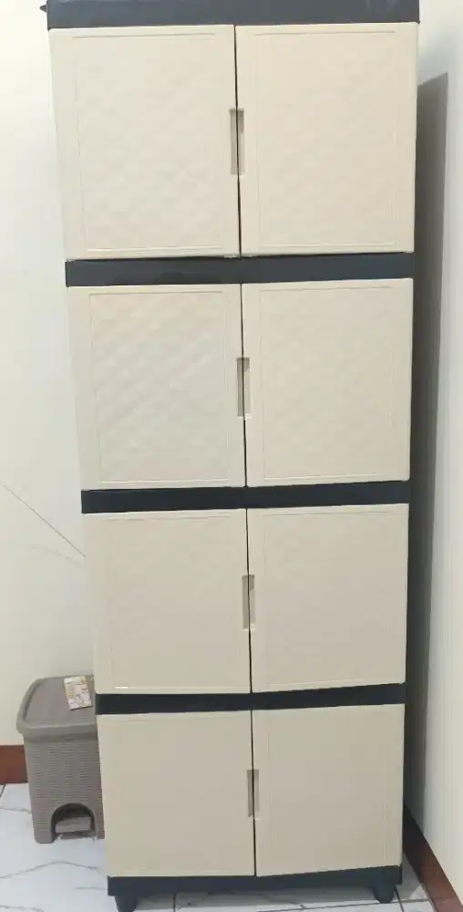 lemari plastik 4 susun