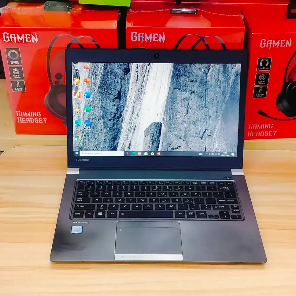 Toshiba Dynabook B55 Core i5 Gen 6 | RAM 4GB | SSD 256GB - Siap Pakai