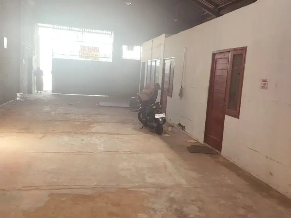 DISEWAKAN GUDANG LOKASI STRATEGIS COCOK UNTUK EKSPEDISI CONDONGCATUR DEPOK SLEMAN