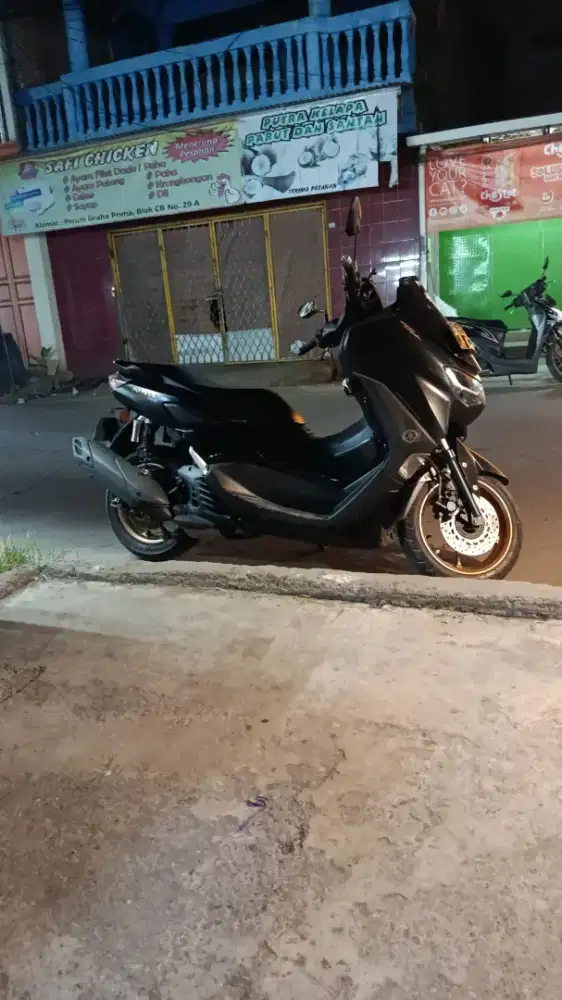 Yamaha NMAX 155 Standard 2022 Hitam KM 28rb Plat B Bekasi