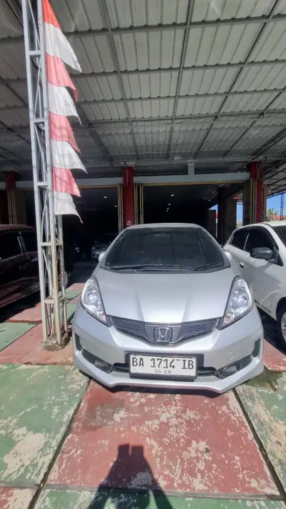Mobil Honda Jazz RS Matic