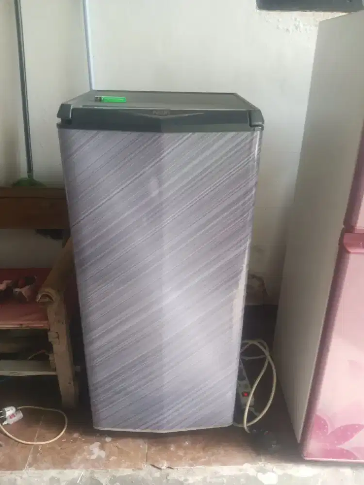 Kulkas Aqua 1 pintu
