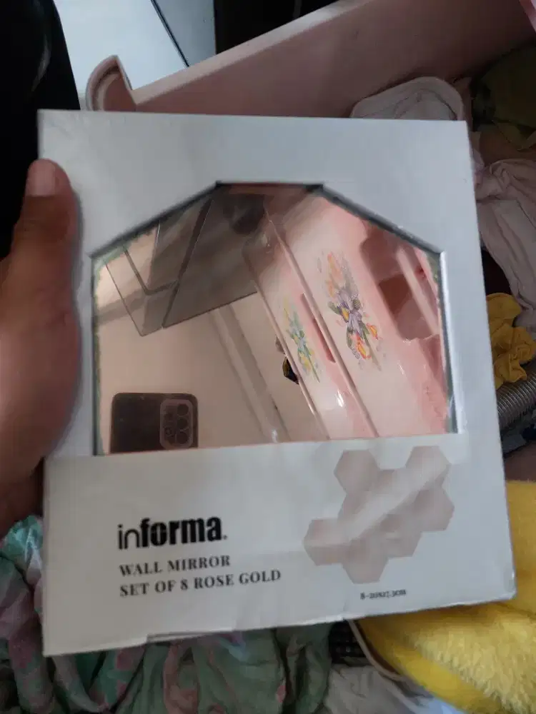 Di jual wall mirror set of 8 informa