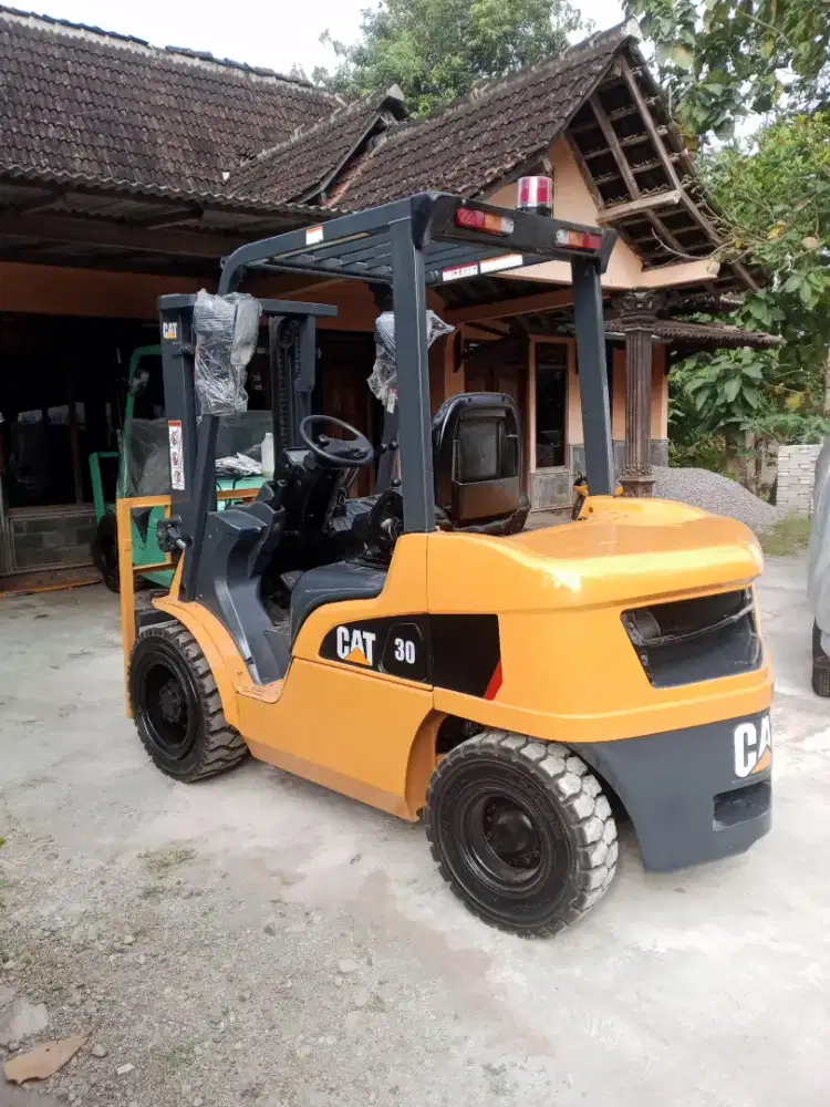 Forklift 3 Ton Caterpillar 2020