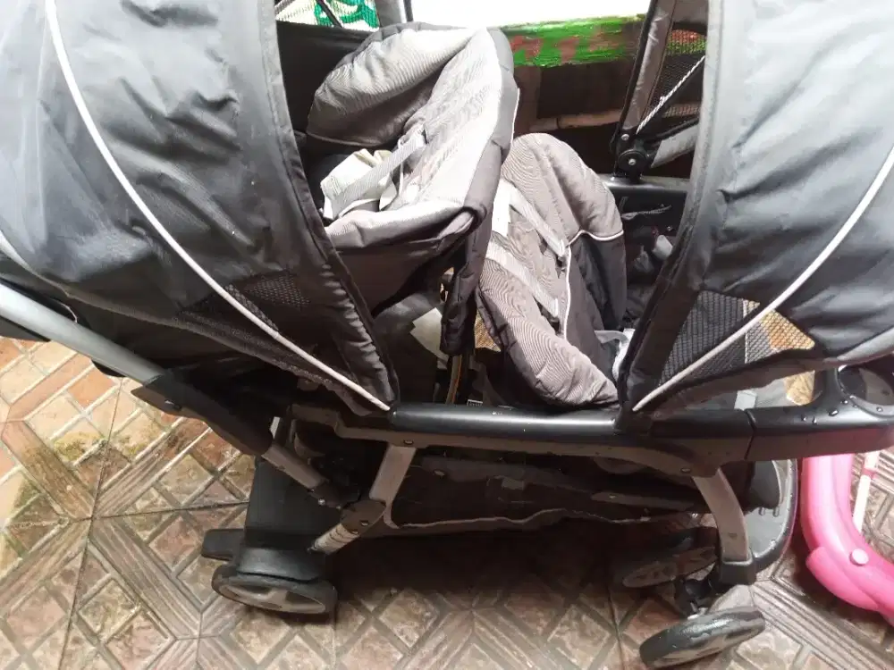 Stroller bayi double, bisa 2 anak