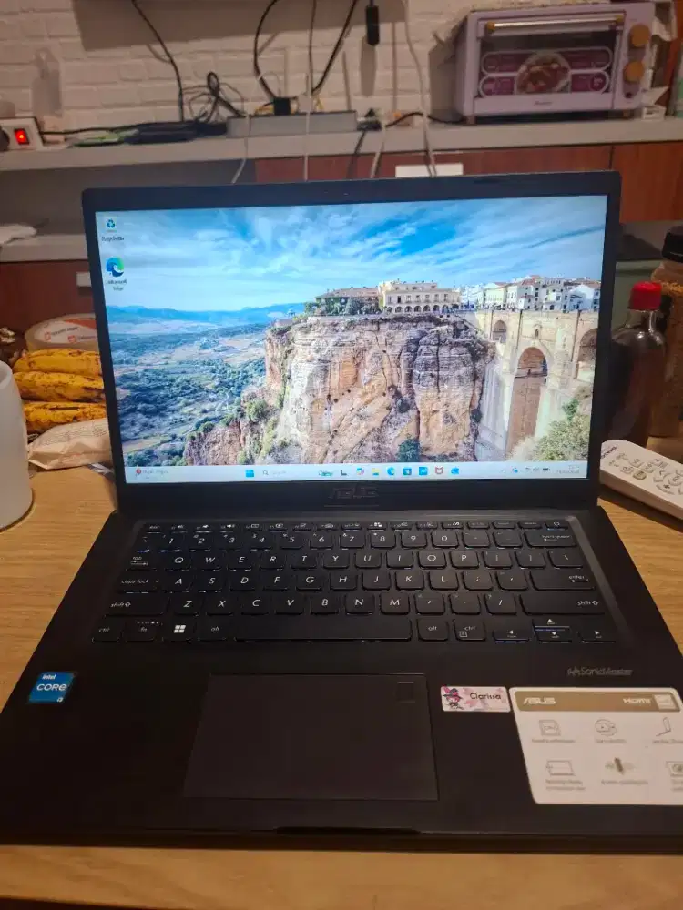 Laptop asus A1400EA masih seperti baru lengkap, ada dus