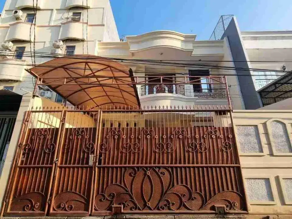 rumah 3 lanatai di mangga besar jakarta barat