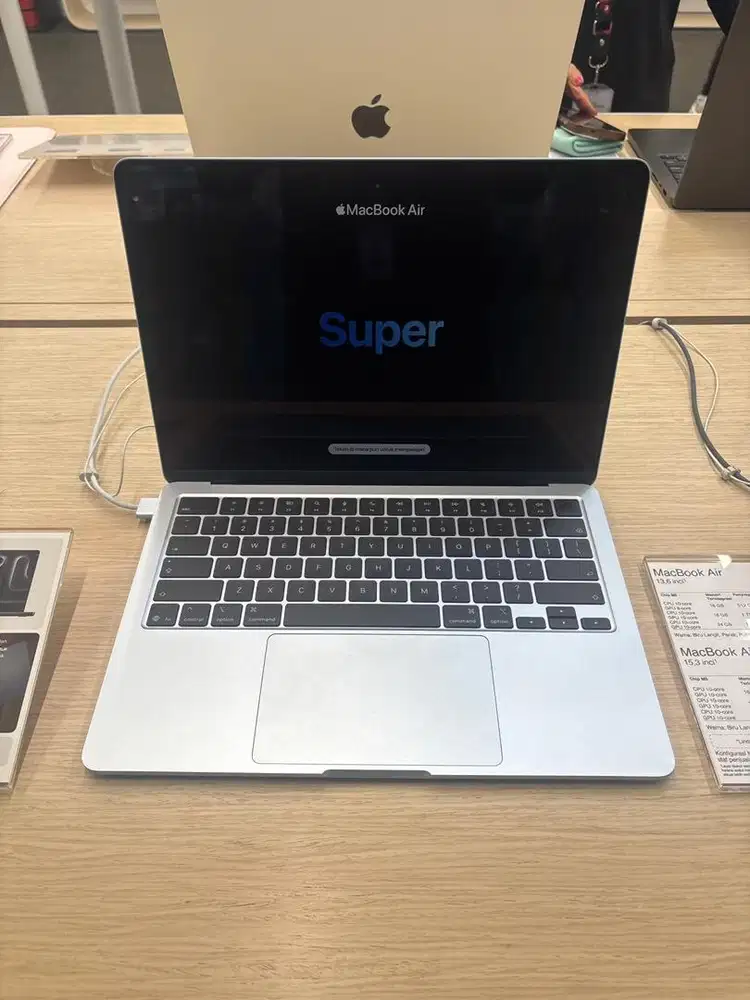 Cicilan 0% Macbook Air M5 512 13inc