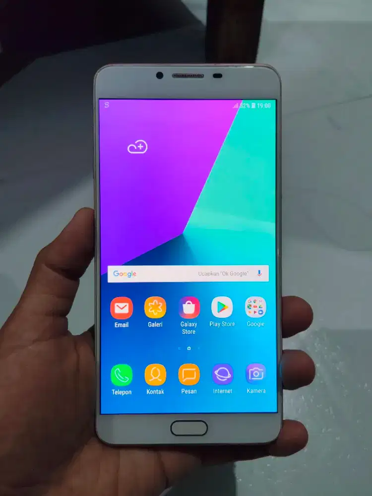 Samsung c9 pro bekas