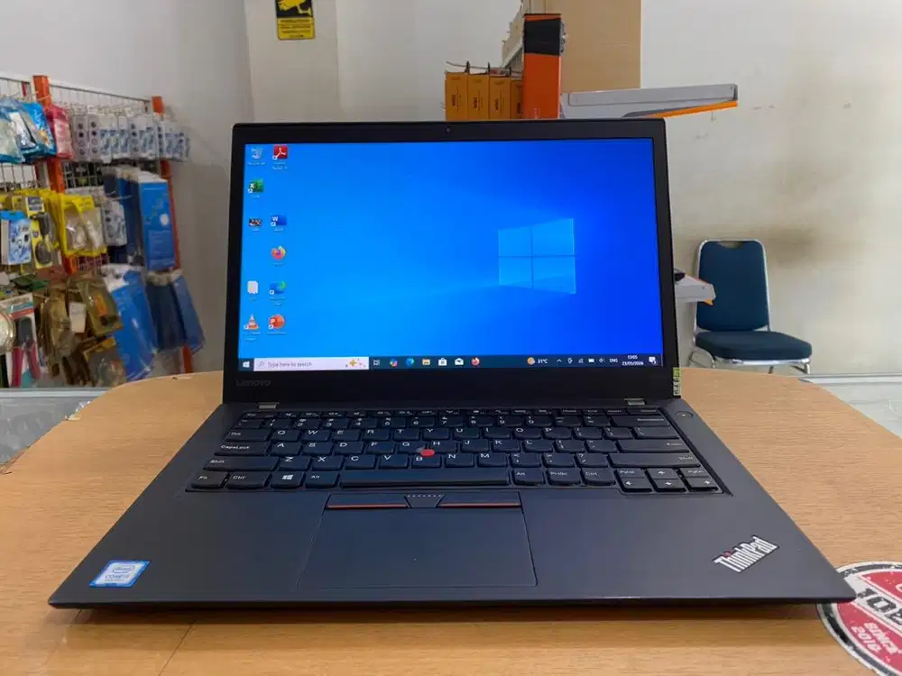 Lenovo ThinkPad T470S Core i5Gen7 Ram 8GB SSD 256GB Touchscren Mulus