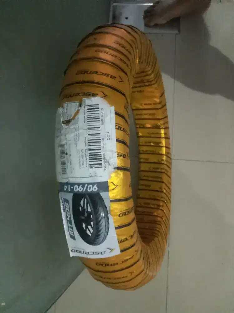 Ban belakang tubeless UK.14 90/90  Honda beat,,Mio,Vario 125,Scoopy,