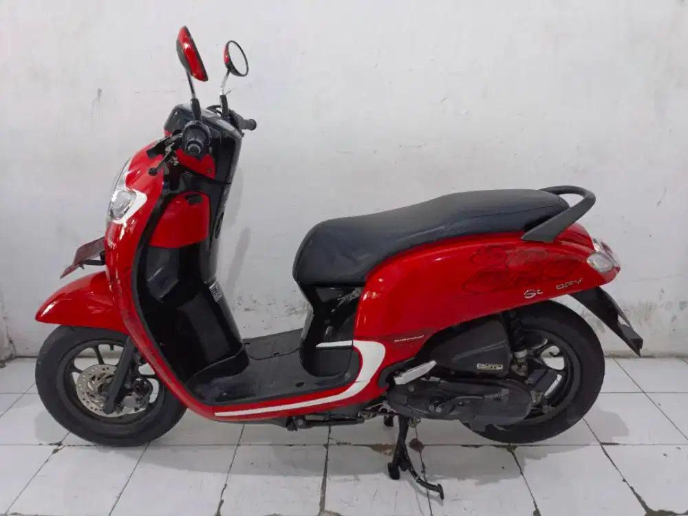scoopy 2017 merah