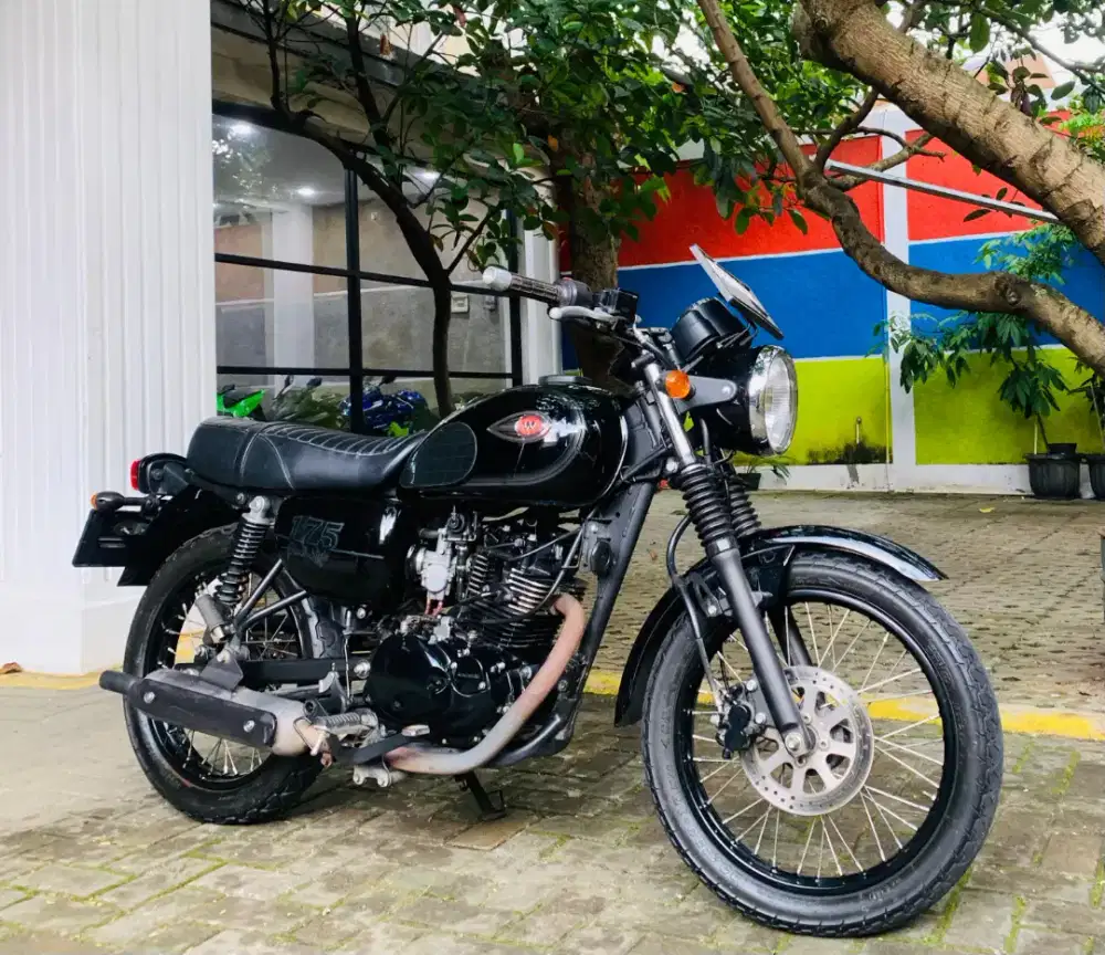 Kawasaki w175 se 2022