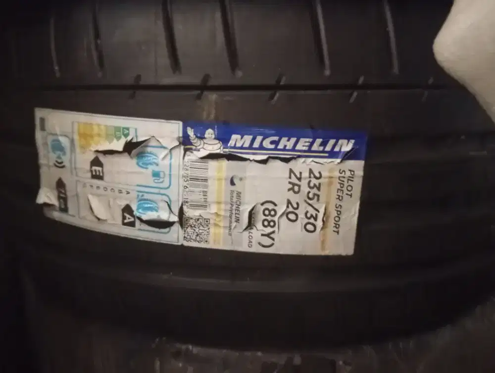 Ban Michelin baru harga bekas buruan ada 5 PC,  obral semuanya. Ready