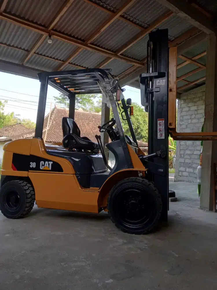 Forklift Mitsubishi 3 Ton Caterpillar