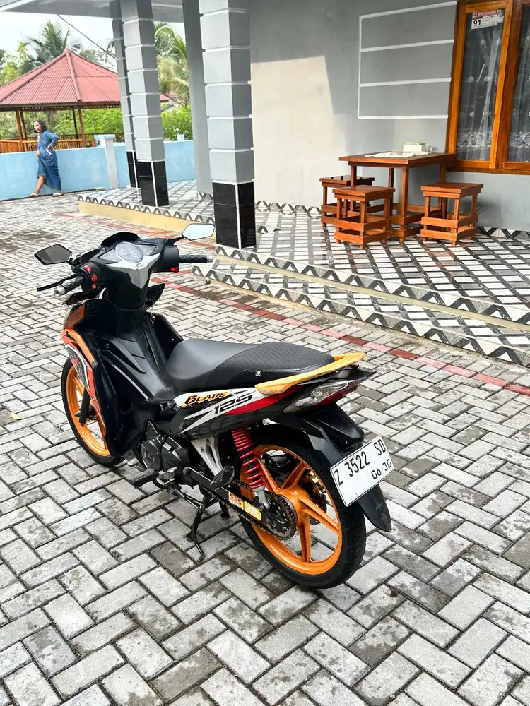 HONDA BLADE 125 fi repsol