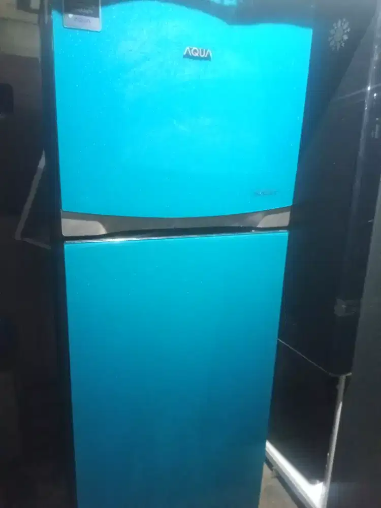 Kulkas 2 pintu Aqua gede