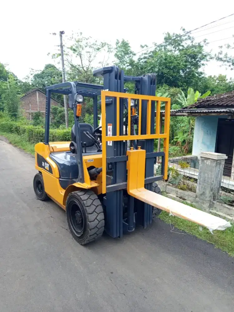 Forklift 3 Ton Caterpillar Diesel