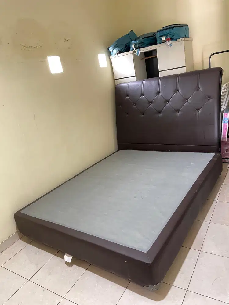 Dijual ELITE Dipan + Sandaran 160 x 200 cm
