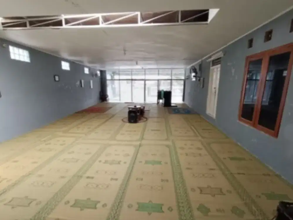 DISEWAKAN RUANG USAHA LUAS 180 M2, 1 LANTAI , STRATEGIS DI GODEAN