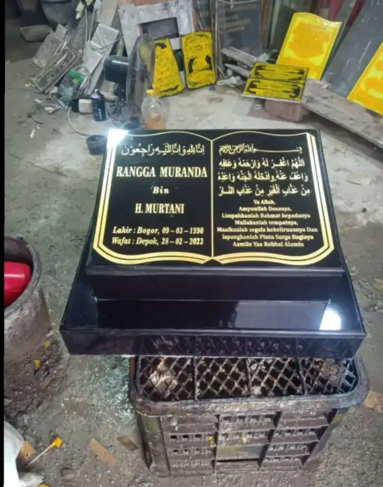 BATU NISAN DAN RENOVASI MAKAM