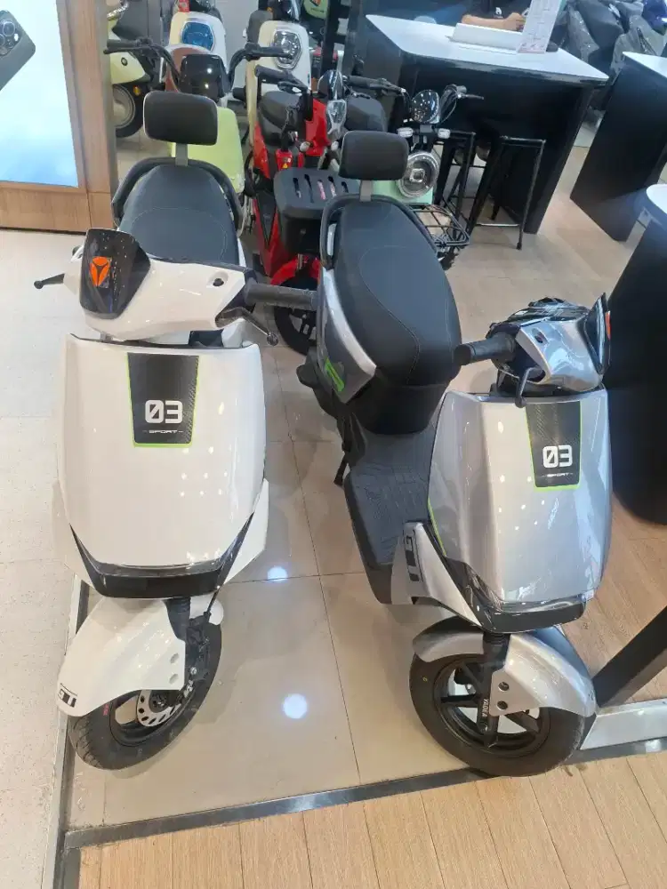 Sepeda listrik sport GT30,  jarak tempuh jauh bobot sampai 200