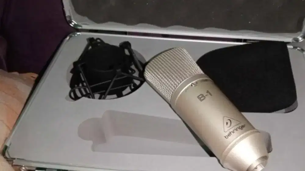 Mic condensor B1 Behringer