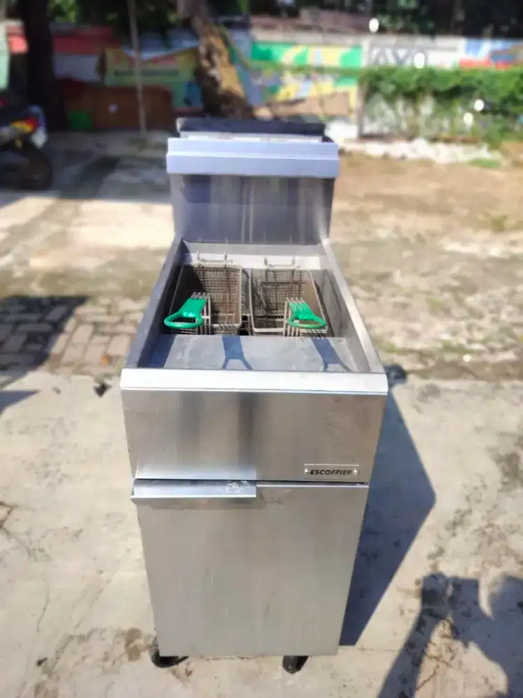 Deep fryer gas 
Merk escoffier
Kapasitas 20 liter
Model FGF400
Normal