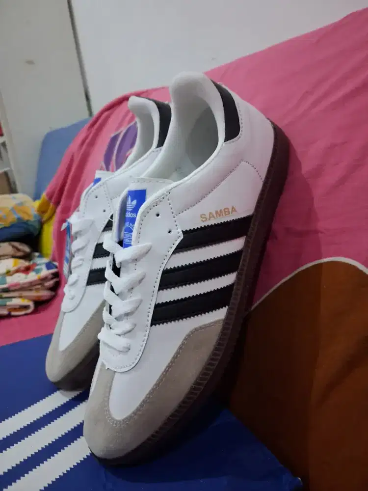 Sale..Adidas Samba White Black 
Size 42